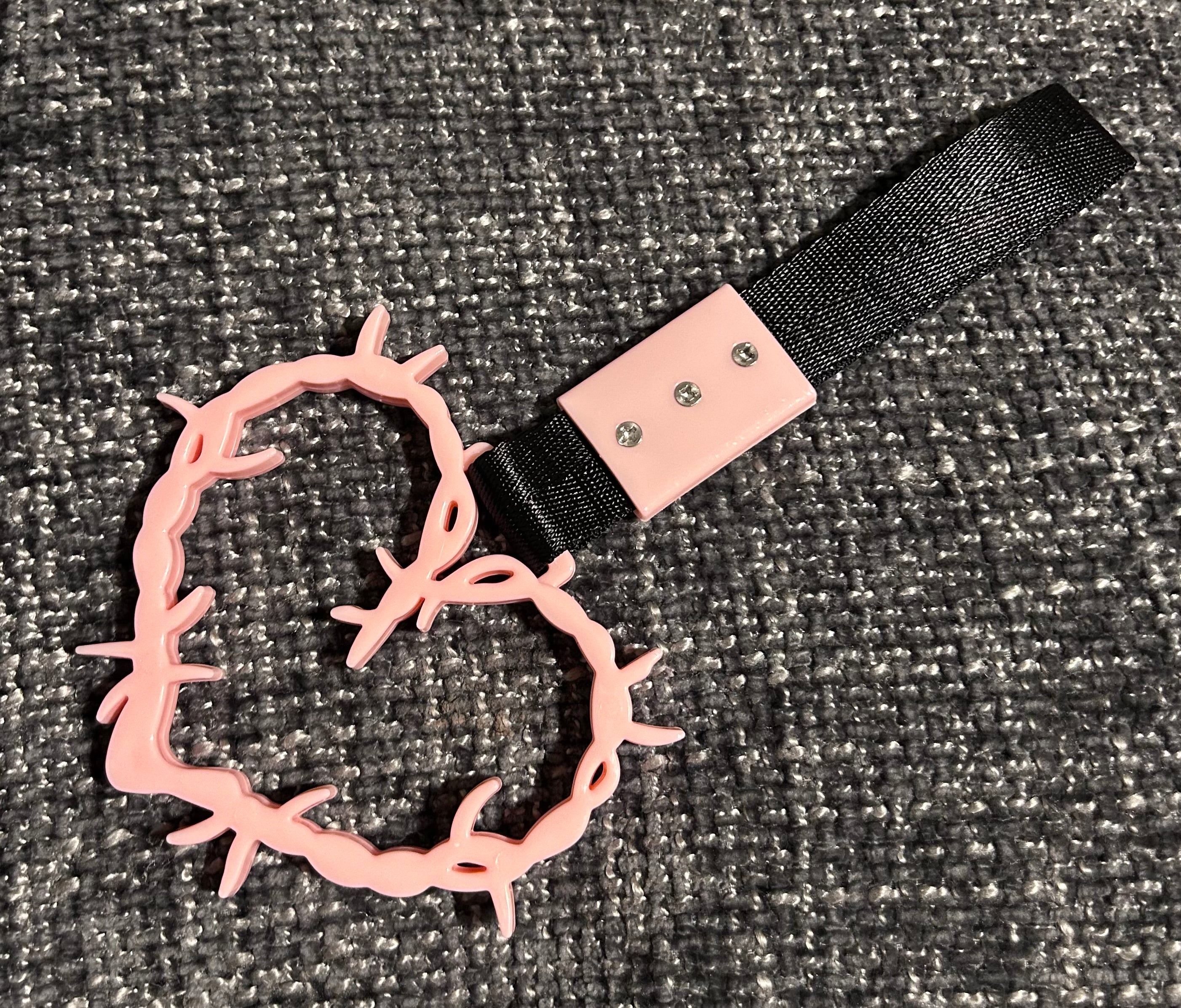 Pink Barbed Wire Heart Tsurikawa