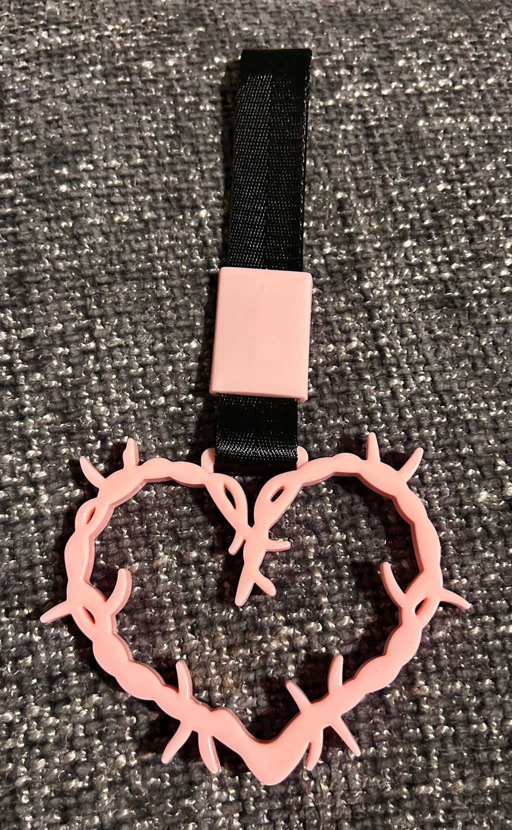 Pink Barbed Wire Heart Tsurikawa