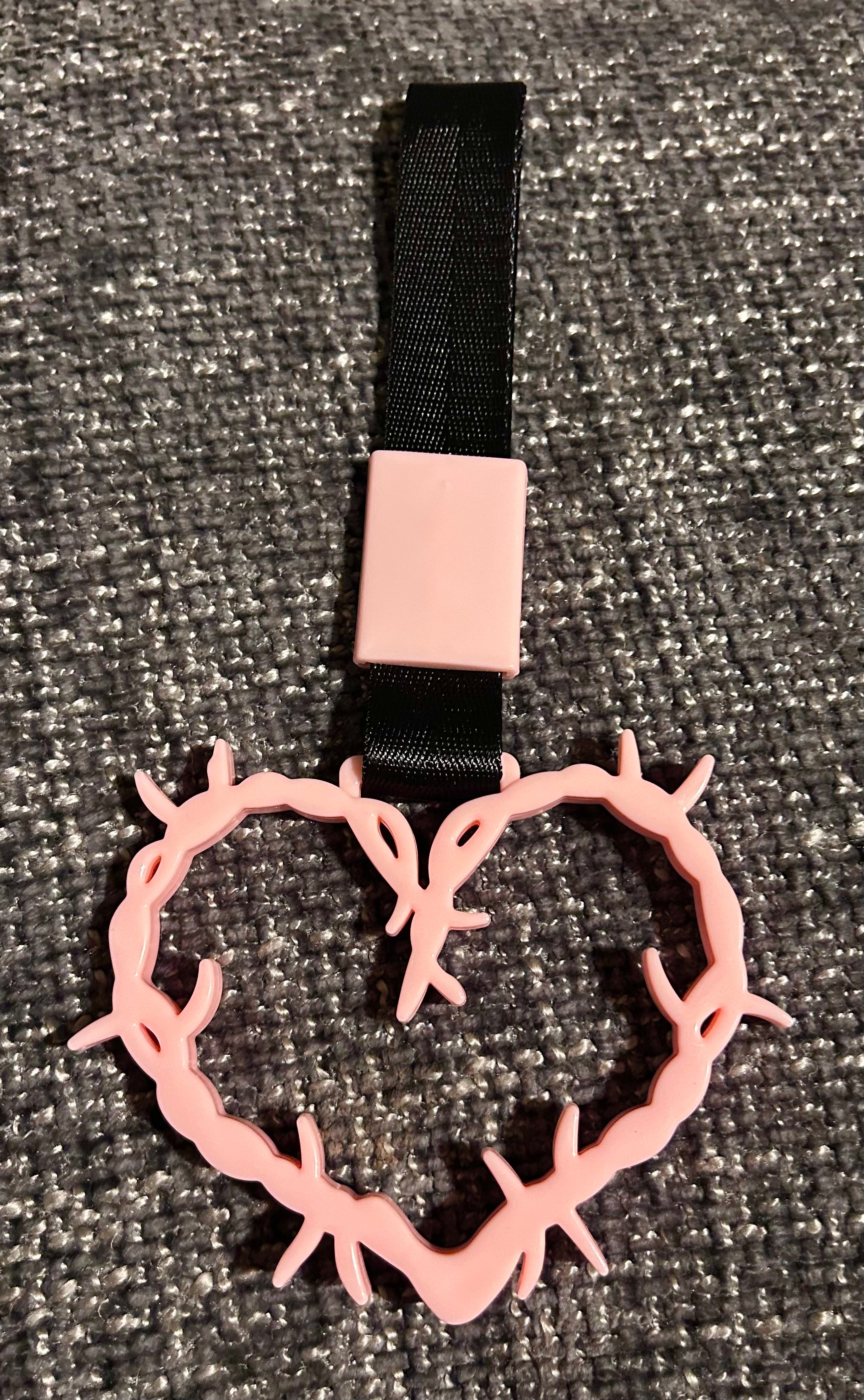 Pink Barbed Wire Heart Tsurikawa